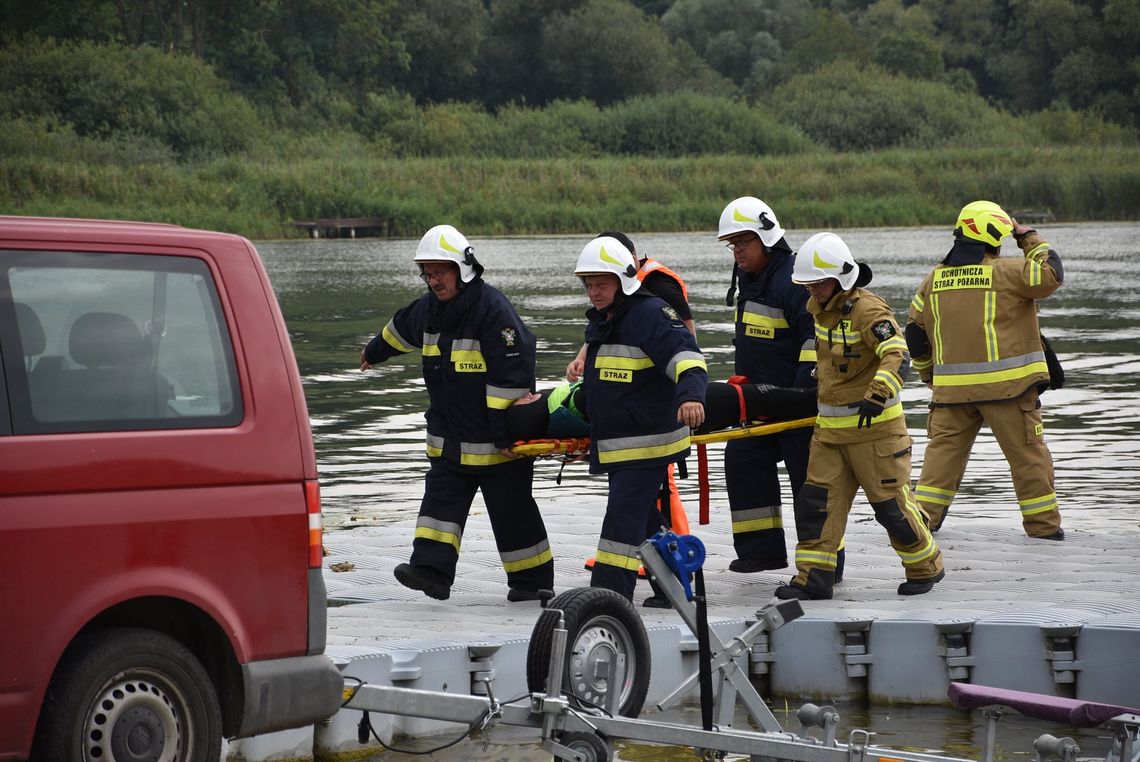 Wywróciła się łódź. Strażacy natychmiast podjęli działania [FOTO, WIDEO]