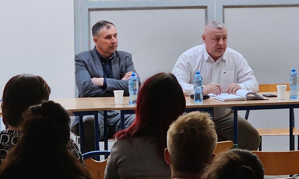 Wzywali pracowników i wręczali wypowiedzenia. Misja urzędniczek i problem formalny