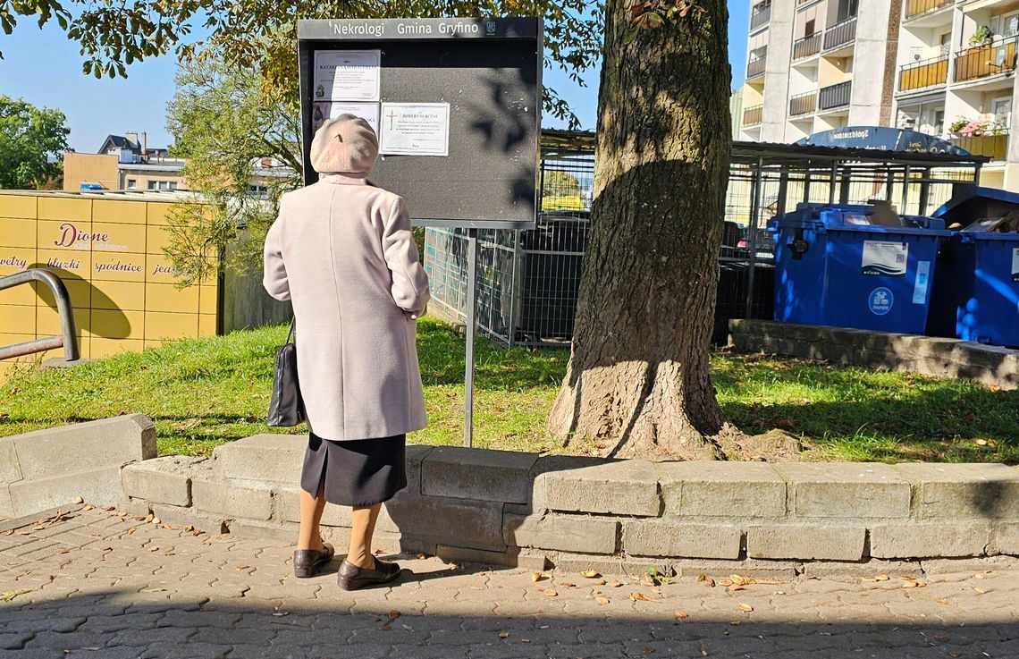 Odejście bliskich nie kończy naszych więzi, lecz przenosi je do krainy wspomnień