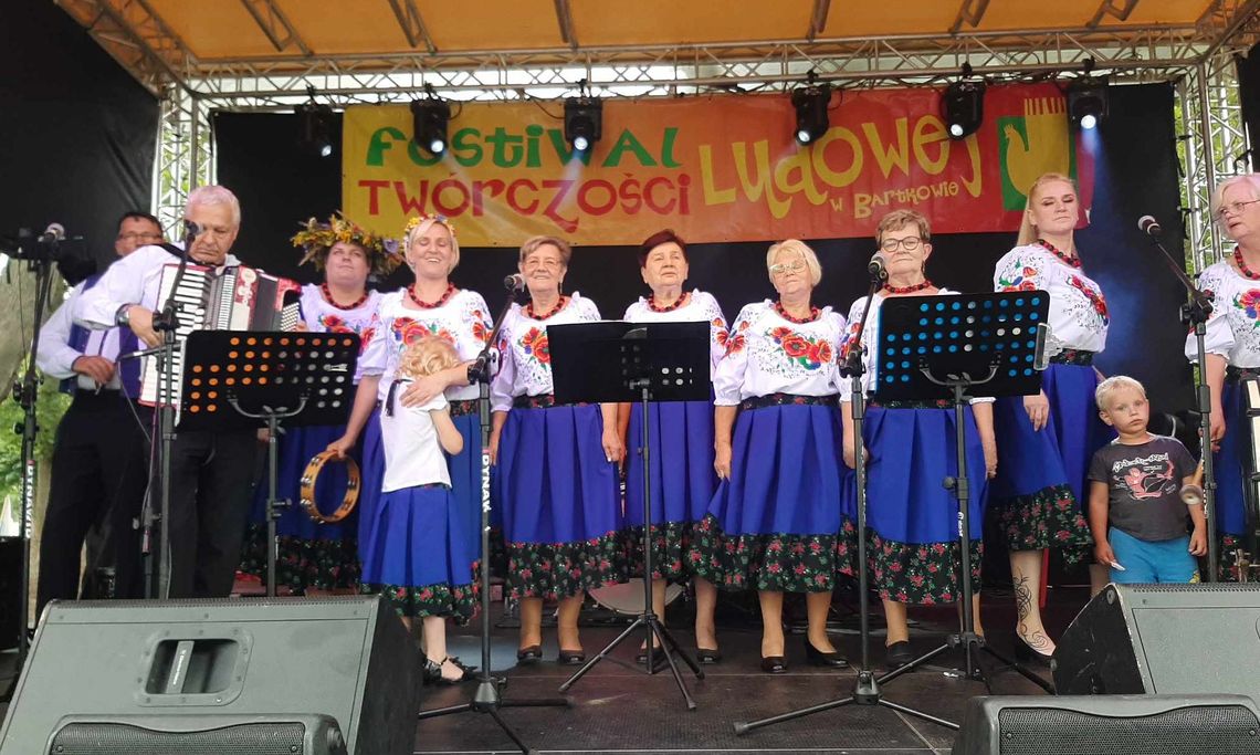 XIII Festiwal Twórczości Ludowej w Bartkowie pełen radości i tradycji [ZDJĘCIA]