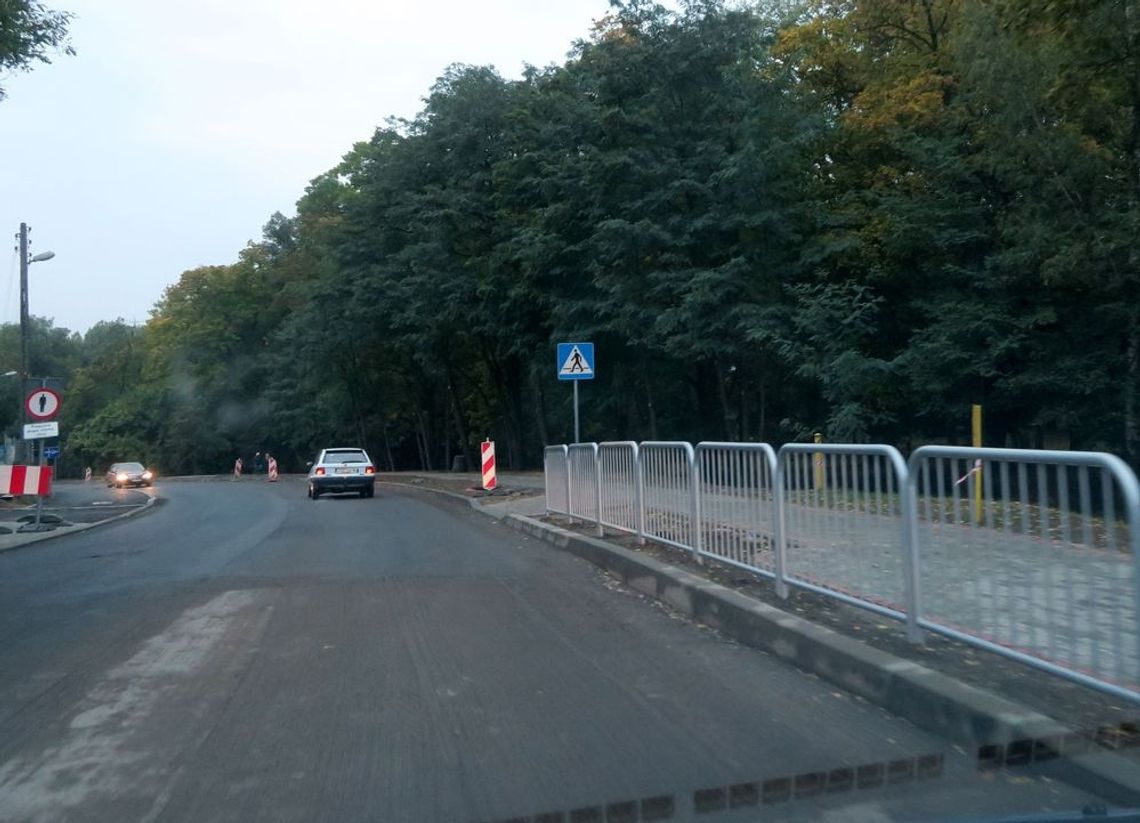 Z barierkami miało być bezpieczniej, a może dojść do wypadku Z barierkami miało być bezpieczniej, a może dojść do wypadku