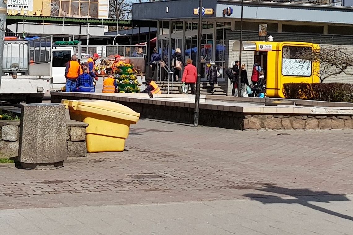 Z kwiatami zdążyć chcą przed świętami