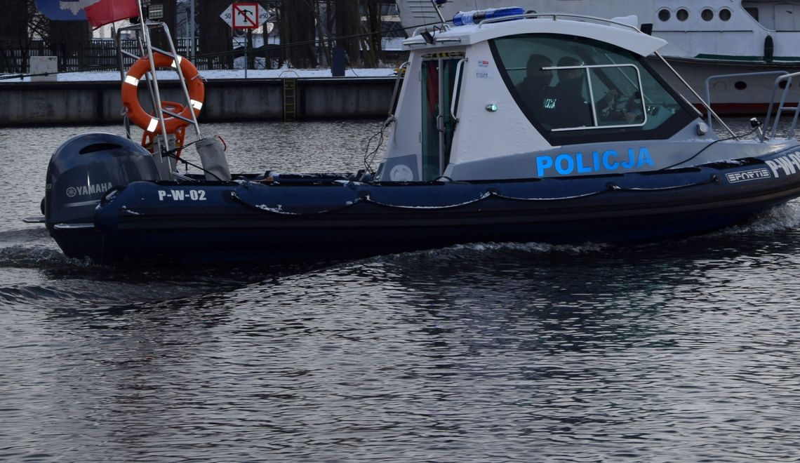 Z Odry wyciągnięto topielca Z Odry wyciągnięto topielca