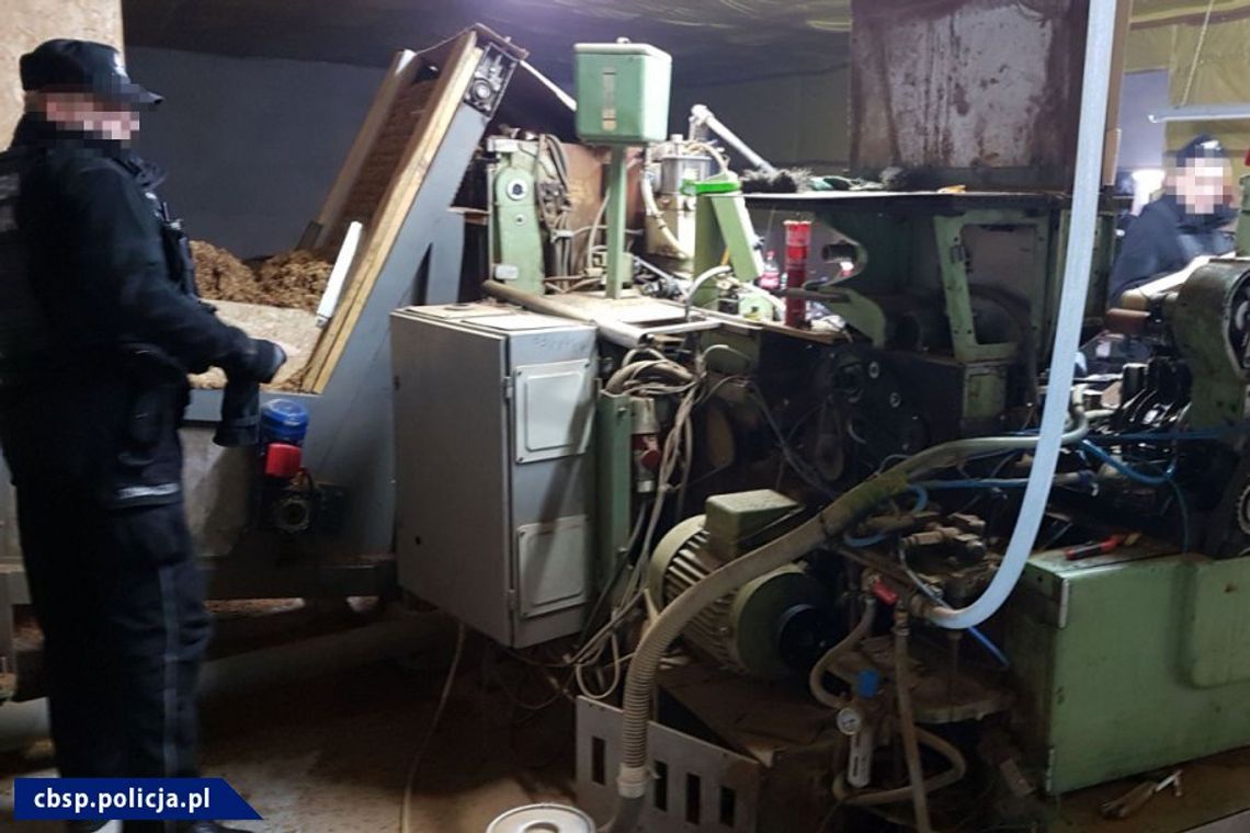 Z tej "fabryki" nielegalne papierosy już do nas nie trafią Z tej "fabryki" nielegalne papierosy już do nas nie trafią