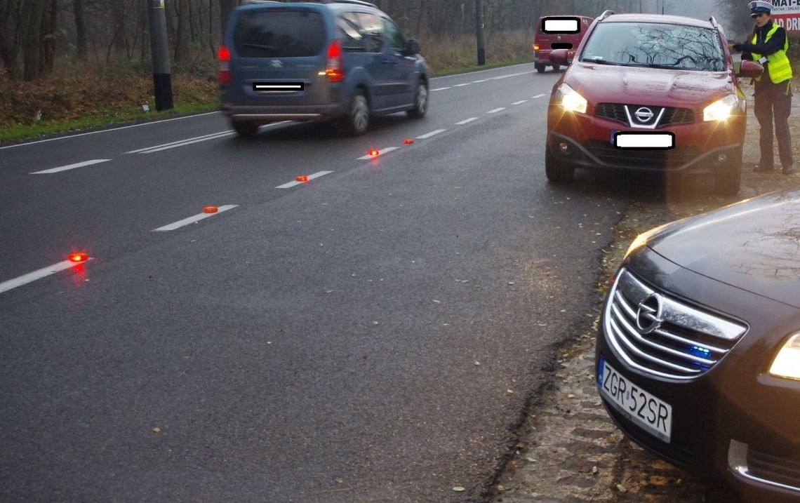 Z zakrwawioną odciętą piętą jechał 130 km/h. Zatrzymał ich patrol policji