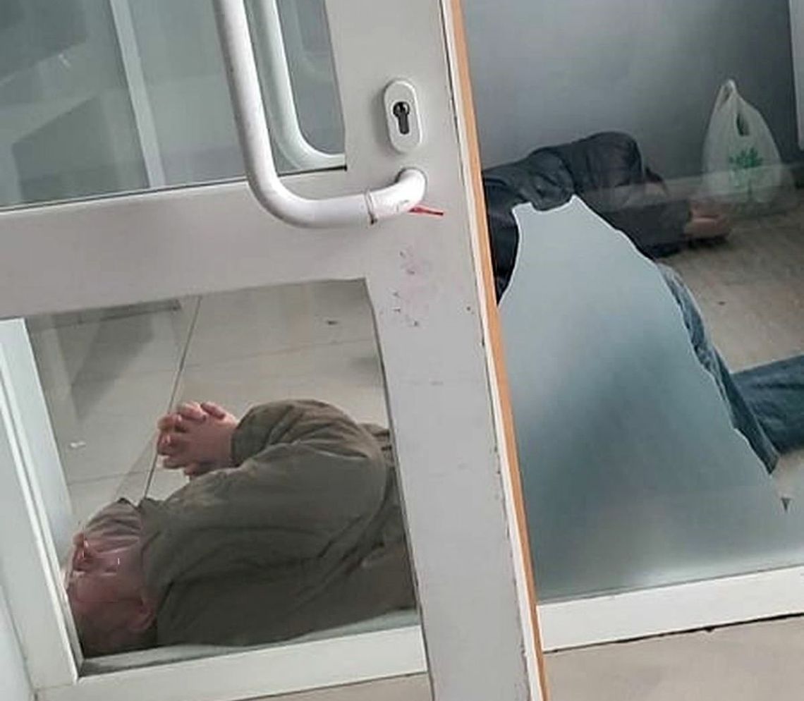 Z zewnątrz ładnie, w środku smród. Przerażająca sytuacja na dworcu w Gryfinie