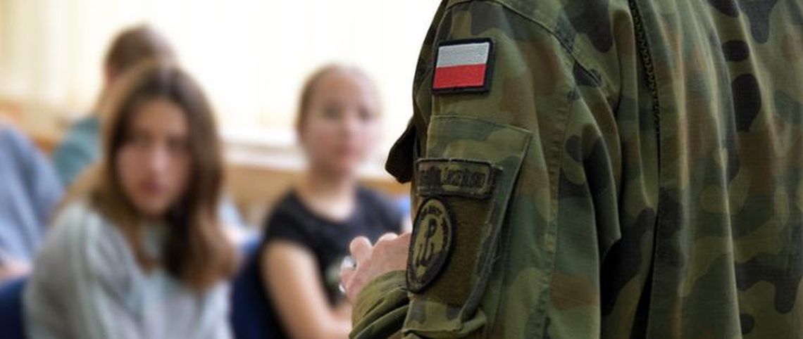 Od poniedziałku wojsko wchodzi do szkół. MON zachęca szkoły do udziały w programie