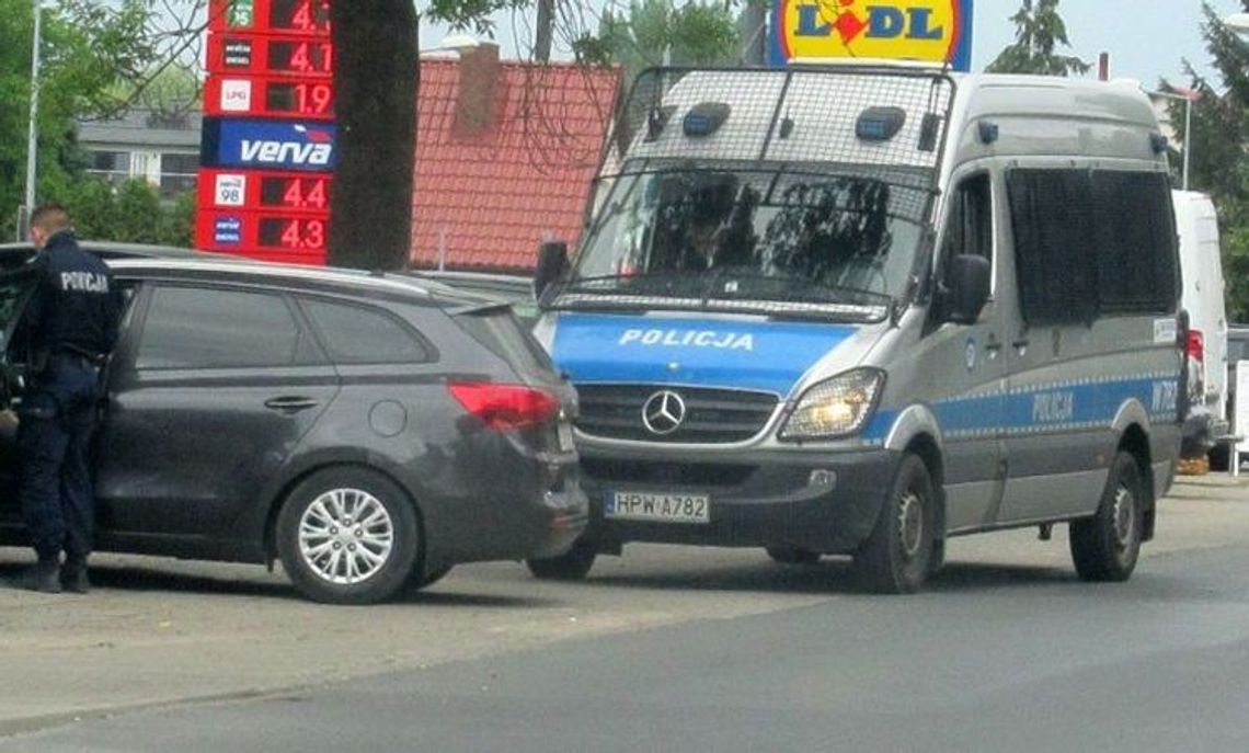 Za kółkiem siedział pijany, a potem okazało się coś jeszcze... Za kółkiem siedział pijany, a potem okazało się coś jeszcze...