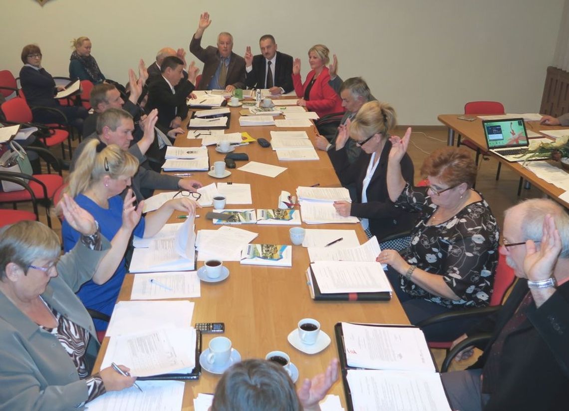 Za podatkami głosowali jednogłośnie Za podatkami głosowali jednogłośnie