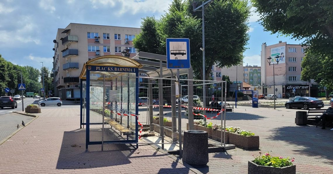 Za prawie 2 mln zł wymieniają wiaty na przystankach autobusowych Za prawie 2 mln zł wymieniają wiaty na przystankach autobusowych