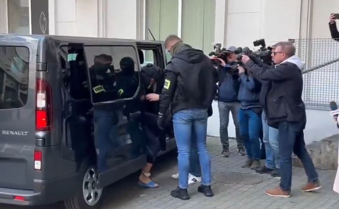 Zabójca przejdzie badania. Prokurator: Przyznał się do winy. Obrońca: Nie