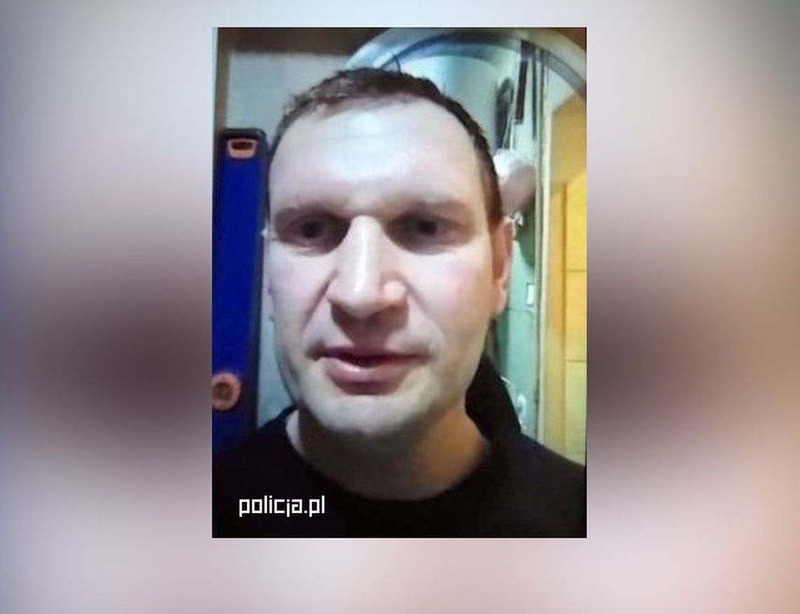 Zabójstwo trzech chłopców. Policja szuka tego mężczyzny Zabójstwo trzech chłopców. Policja szuka tego mężczyzny