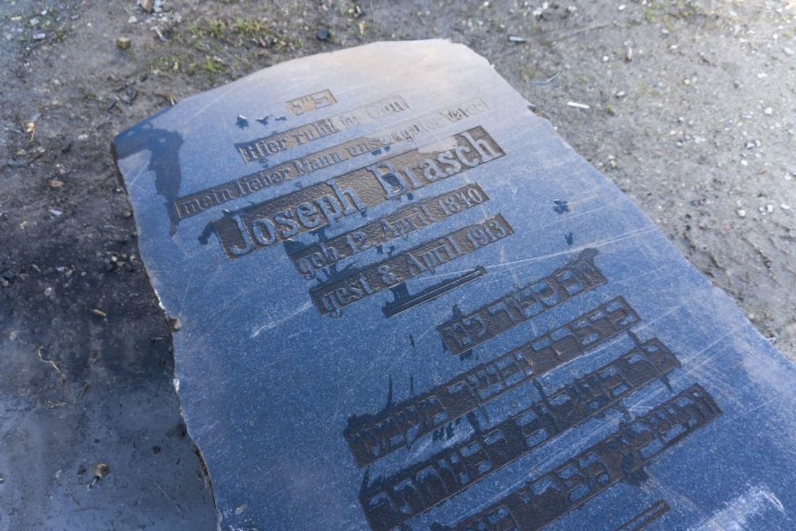 Zabytkowe żydowskie płyty nagrobne uratowane przed zniszczeniem