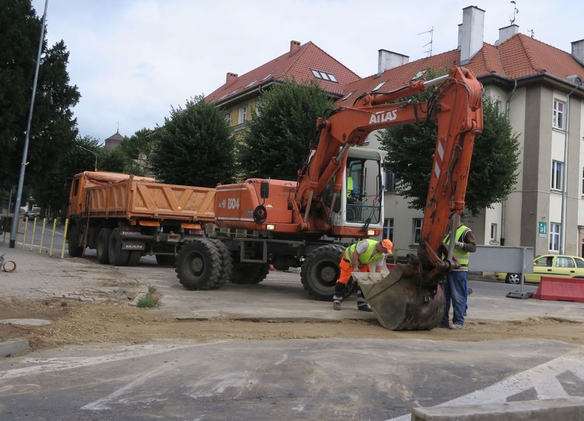 Zaczęli budowę ronda Zaczęli budowę ronda