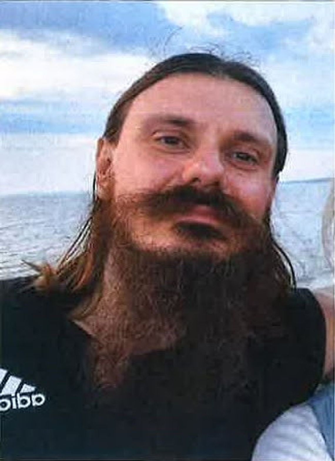 Zaginął 34-letni Piotr. Policja apeluje o pomoc w poszukiwaniach Zaginął 34-letni Piotr. Policja apeluje o pomoc w poszukiwaniach