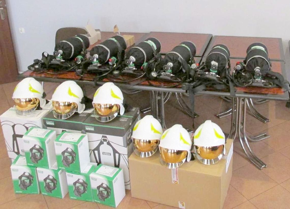 Zakupili sprzęt z myślą o bezpieczeństwie strażaków Zakupili sprzęt z myślą o bezpieczeństwie strażaków