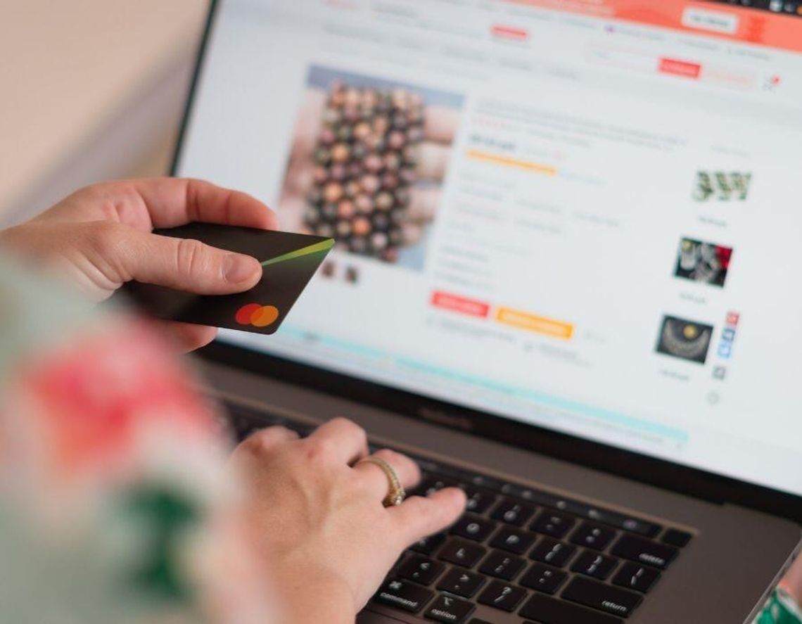 Nowe cło na Temu i AliExpress: Zobacz, ile teraz zapłacisz i jak liczone są opłaty Nowe cło na Temu i AliExpress: Zobacz, ile teraz zapłacisz i jak liczone są opłaty