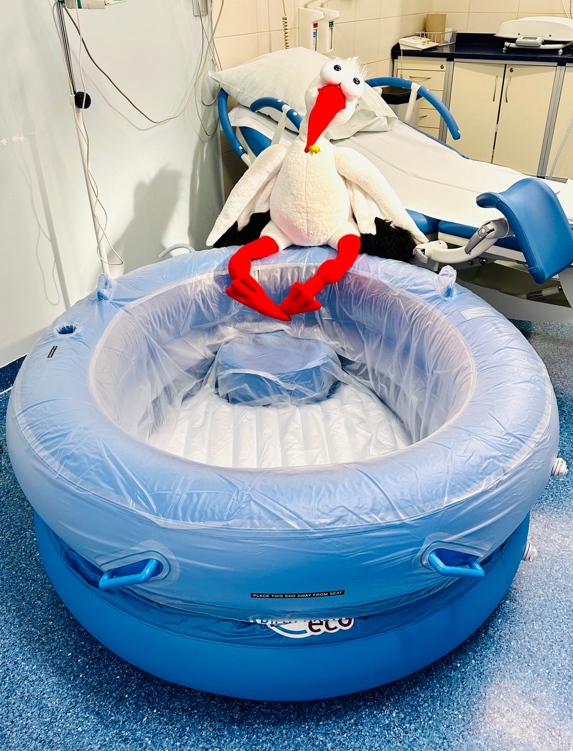 Zalety porodu w wodzie. Tworzy przyjazną enklawę Zalety porodu w wodzie. Tworzy przyjazną enklawę