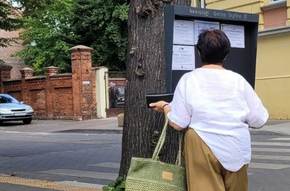 Żałoba jest czasem, w którym uczymy się żyć bez obecności kogoś, kogo się kochało Żałoba jest czasem, w którym uczymy się żyć bez obecności kogoś, kogo się kochało