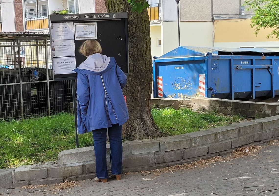 Żałoba ma wiele odcieni, ale zawsze towarzyszy jej tęsknota Żałoba ma wiele odcieni, ale zawsze towarzyszy jej tęsknota