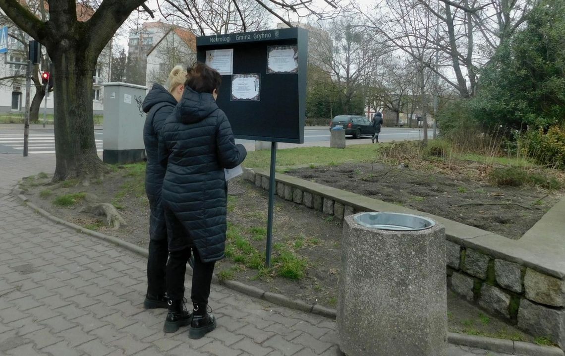 Żałoba to niewidzialny pomnik wzniesiony z łez i tęsknoty Żałoba to niewidzialny pomnik wzniesiony z łez i tęsknoty