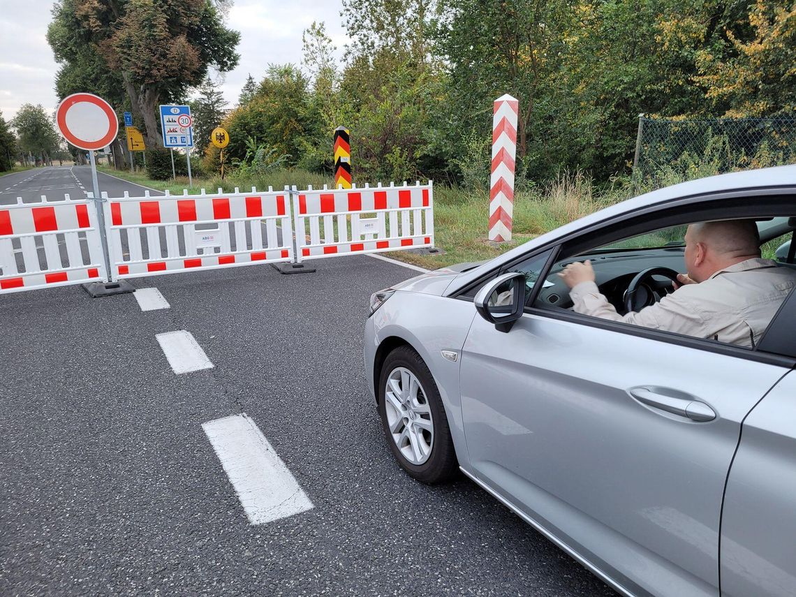 Zamknięto przejście graniczne Rosówek/Rosow. Utrudnienia dla podróżujących przez Niemcy do Szczecina