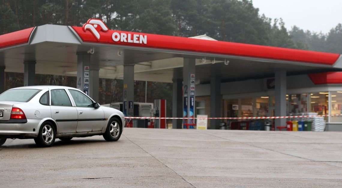 Zamknięta stacja i zawracanie na jednokierunkowej Zamknięta stacja i zawracanie na jednokierunkowej