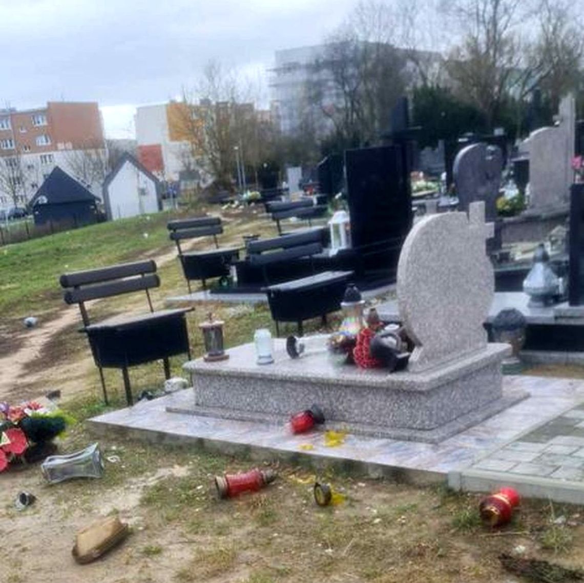 Zamknięto cmentarz. Znamy przyczynę tej decyzji Zamknięto cmentarz. Znamy przyczynę tej decyzji