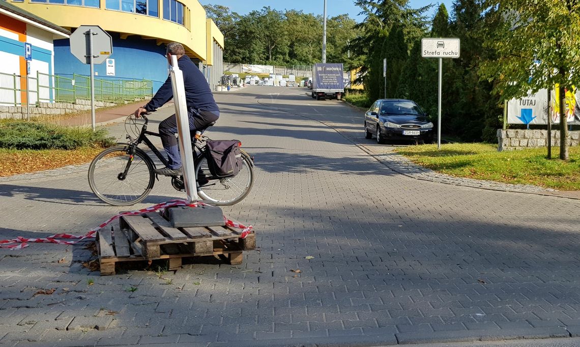 Zapadło się na wjeździe Zapadło się na wjeździe