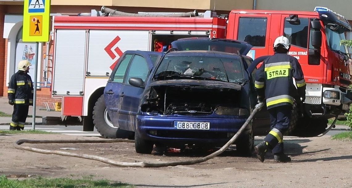 Zapalił się jej samochód podczas jazdy Zapalił się jej samochód podczas jazdy