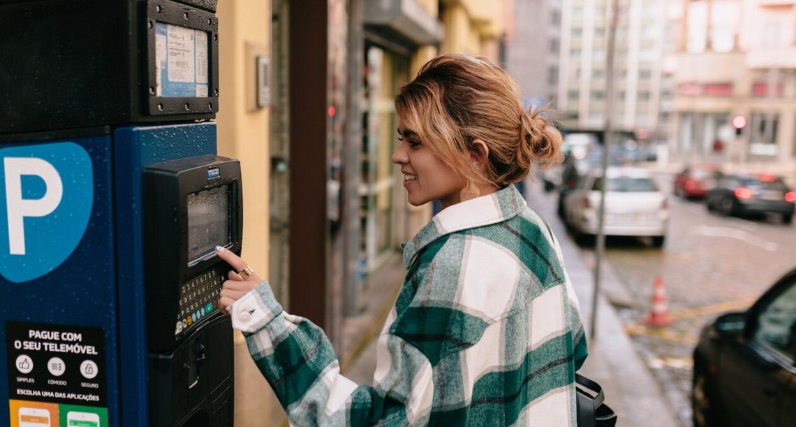 Kara za parking mimo opłaconego biletu. Zobacz, jak wyrok NSA pomoże Ci anulować niesłuszny mandat