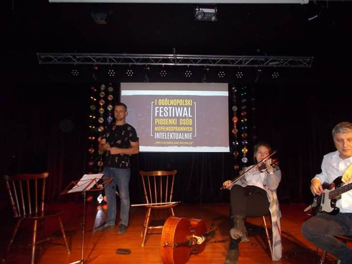 Zapraszają do udziału w II Ogólnopolskim Festiwalu Osób Niepełnosprawnych Intelektualnie ,,Niezapomniane przeboje” online Zapraszają do udziału w II Ogólnopolskim Festiwalu Osób Niepełnosprawnych Intelektualnie ,,Niezapomniane przeboje” online