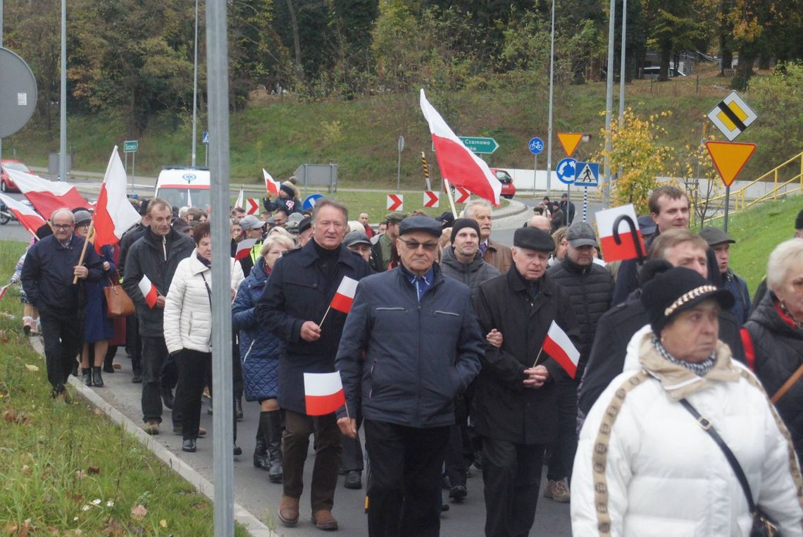 Zapraszają na 2. Gryfiński Marsz Niepodległości. Do czego nawiązuje plakat?