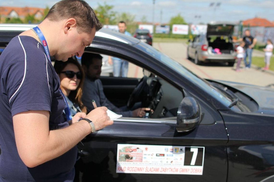 Zapraszają na rajd samochodowy szlakiem szachownic