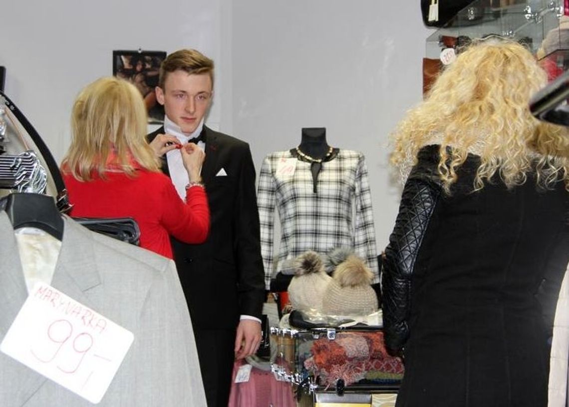 Zapraszamy po garnitury na studniówki Zapraszamy po garnitury na studniówki