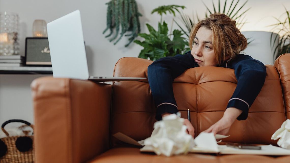 Rynek pracy w kryzysie. Stopa bezrobocia rośnie, ale rząd podnosi wypłaty dla szukających zajęcia