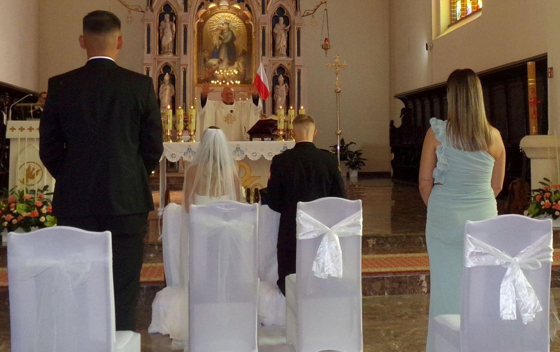 Ślub Karoliny i Bartosza w strażackim stylu Ślub Karoliny i Bartosza w strażackim stylu