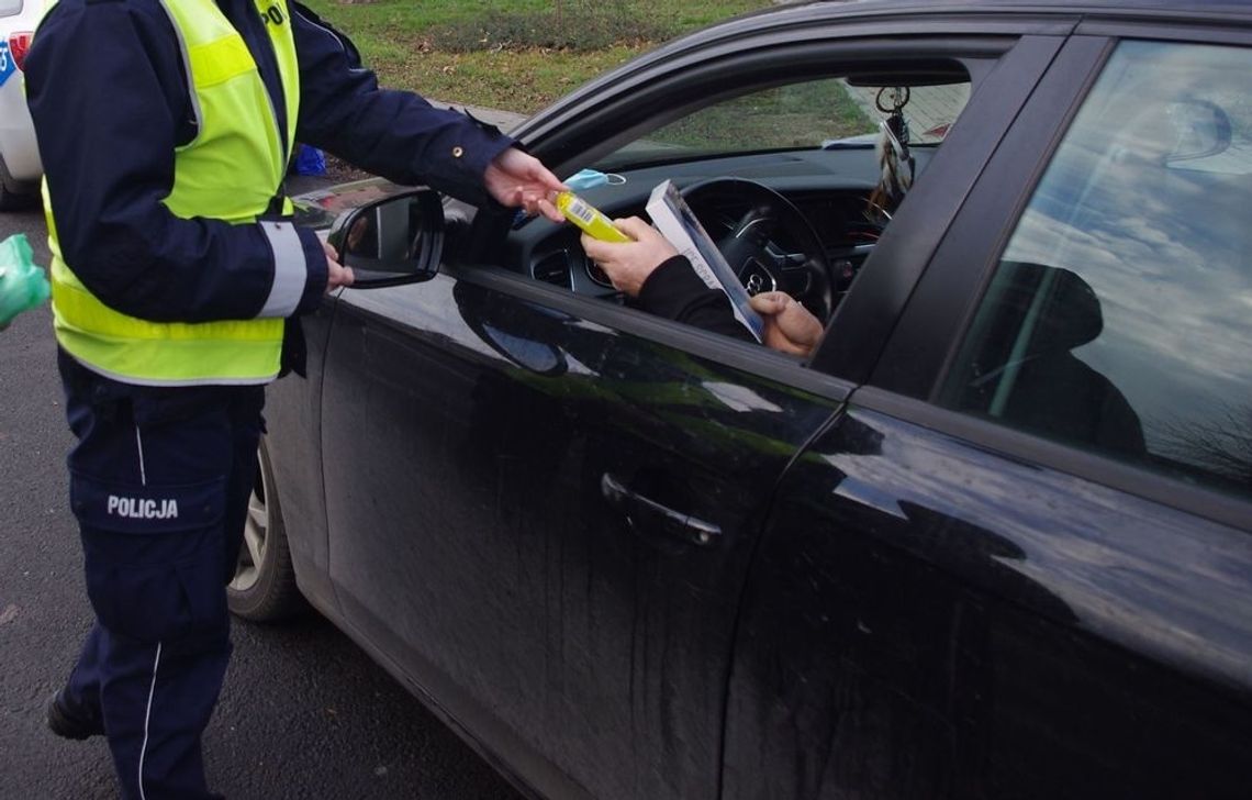Zatrzymali mu prawo jazdy. Za szybko jechał w terenie zabudowanym