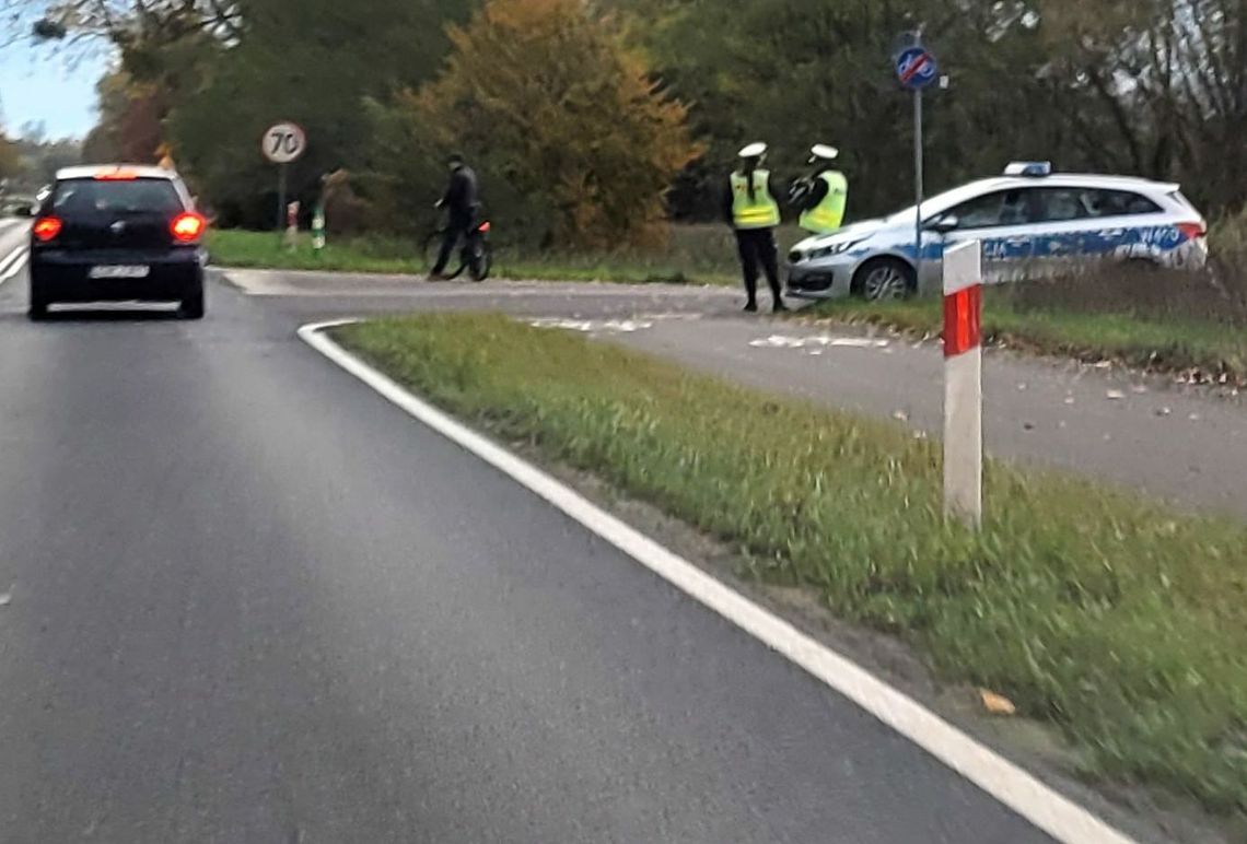 Zatrzymują nawet na ścieżce rowerowej