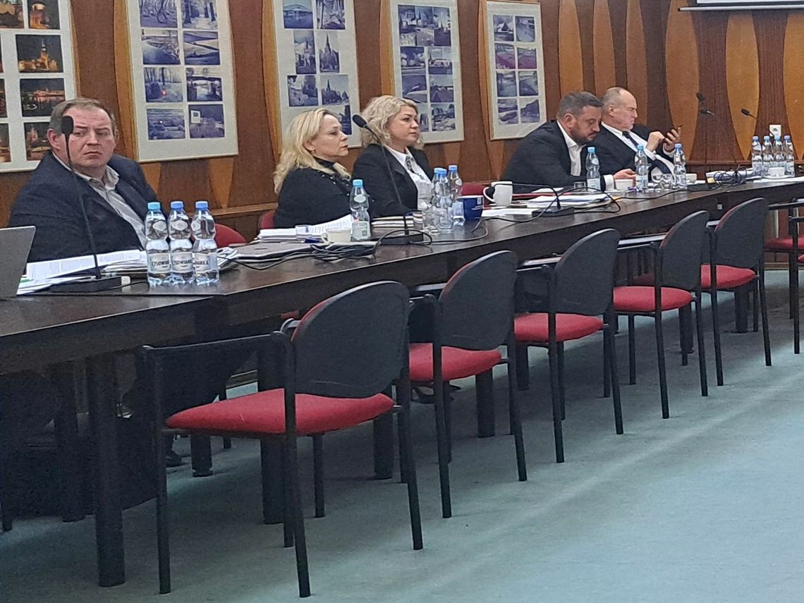 Zawalili sprawę, a teraz nas pilnie wzywają - mówi radna Zawalili sprawę, a teraz nas pilnie wzywają - mówi radna