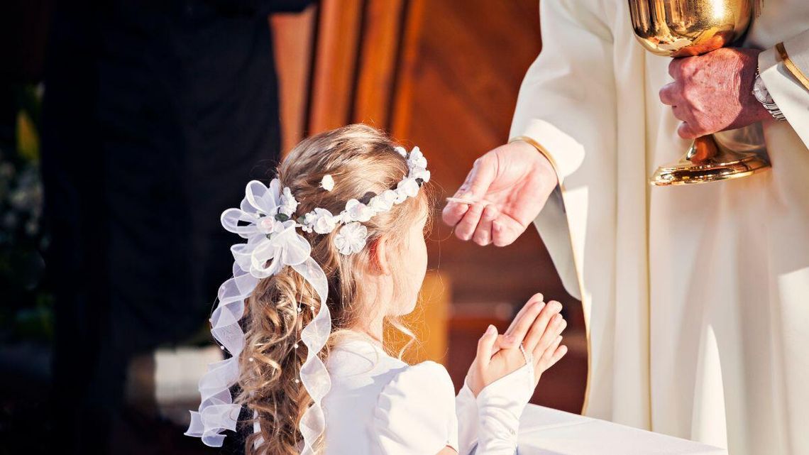 Zbliża się sezon komunijny. I znowu wróci pytanie: ile włożyć do koperty? Zbliża się sezon komunijny. I znowu wróci pytanie: ile włożyć do koperty?