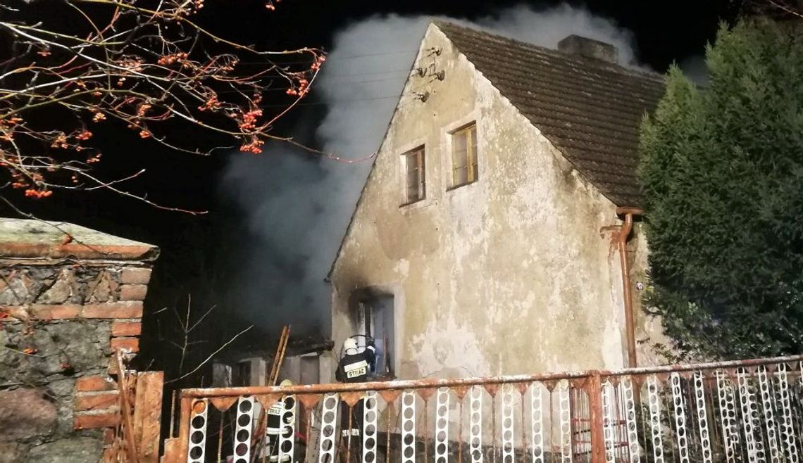 Zdążył uciec przed pożarem. Teraz nie ma gdzie mieszkać Zdążył uciec przed pożarem. Teraz nie ma gdzie mieszkać