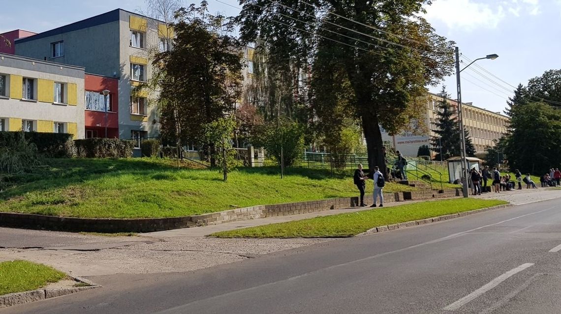 Zderzenie z Sanepidem jest jak malucha z tirem – ocenia sytuację dyrektor Puzik. W ZSP będą w środę lekcje? Zderzenie z Sanepidem jest jak malucha z tirem – ocenia sytuację dyrektor Puzik. W ZSP będą w środę lekcje?