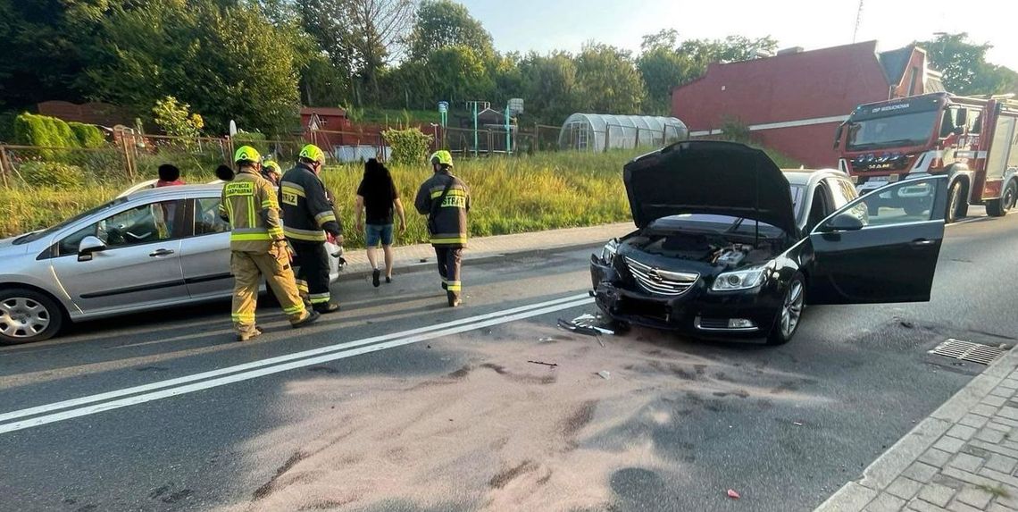 Zderzyły się auta. Droga została zablokowana [FOTO]