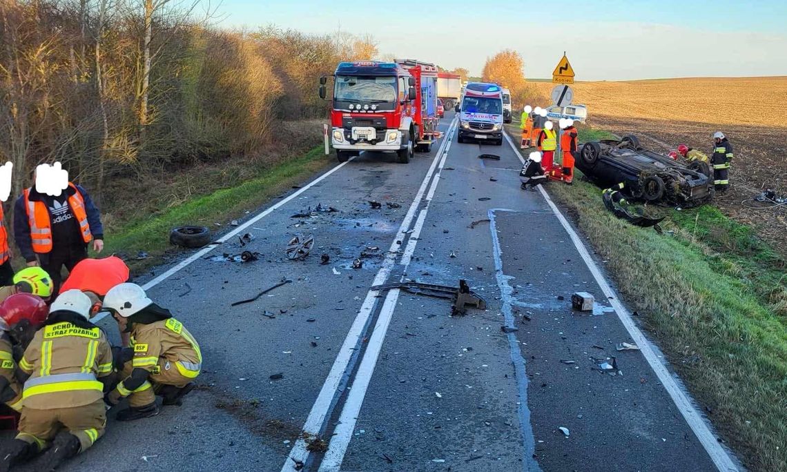 Zderzyły się samochody między Gryfinem a Widuchową. Są ranni [ZDJĘCIA]