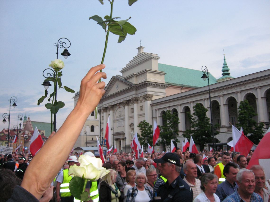 Zdjęcia "Marszu Pamięci" miesięcznicy smoleńskiej Zdjęcia "Marszu Pamięci" miesięcznicy smoleńskiej