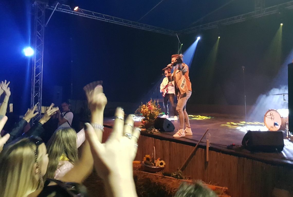 Zespół Power Play zapewnił dobrą zabawę podczas dożynek [FOTO, WIDEO]