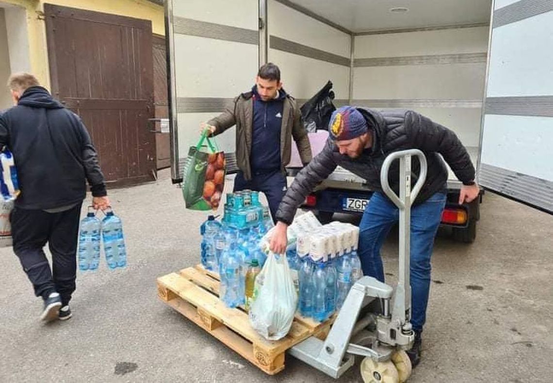 Zgłoś swoją pomoc Ukraińcom przez formularz. Gryfino uruchamia bazę wsparcia Zgłoś swoją pomoc Ukraińcom przez formularz. Gryfino uruchamia bazę wsparcia