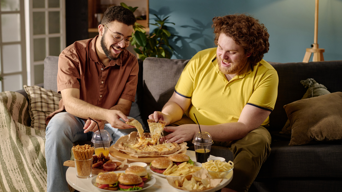 Praktyczne wskazówki na zimowe miesiące. O tej porze roku nie jedz kolacji zbyt późno Praktyczne wskazówki na zimowe miesiące. O tej porze roku nie jedz kolacji zbyt późno