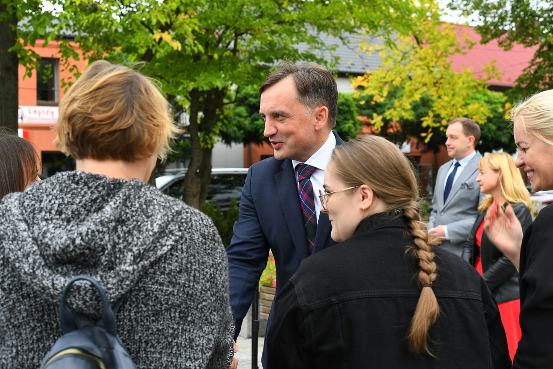 Listy do proboszczów napisali politycy Suwerennej Polski od Ziobry. Agitacja przedwyborcza?